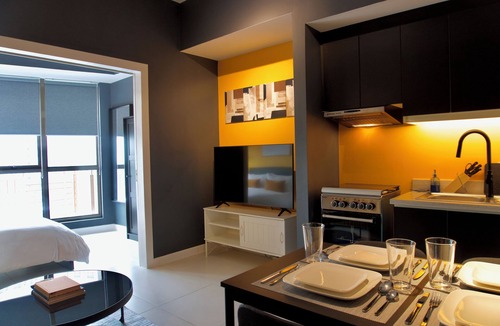 Legazpi Village Condo | Modern Interior 1-Bedroom w/Balcony near Greenbelt Mall