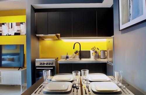 Legazpi Village Condo | Modern Interior 1-Bedroom w/Balcony near Greenbelt Mall