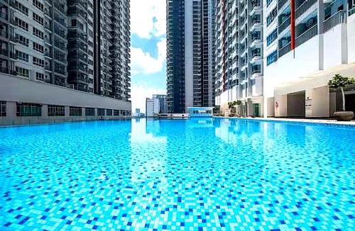 Salak South House | Modern KL City View Suite
