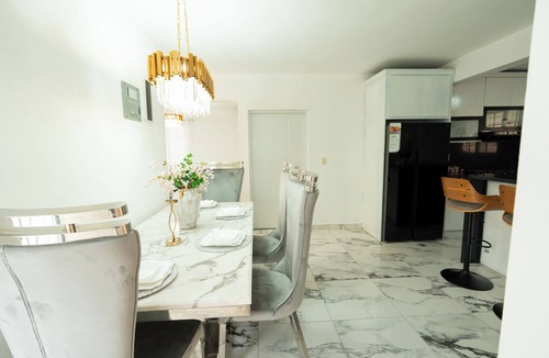 Santiago Province House | Modern Oasis : Where Elegance Meets Peace
