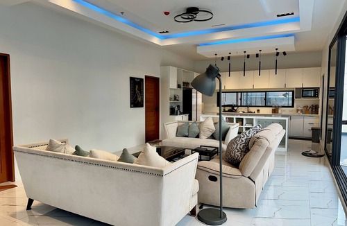 Project 4 House | Modern Penthouse for Private Parties and Family Gatherings