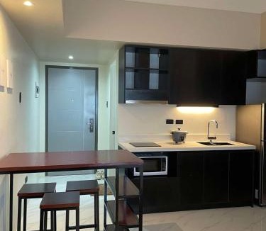 Bakilid Apartment | Modern Room 4 AS Fortuna Mandaue