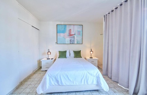 Ensanche Independencia House | Modern Santo Domingo Condo in Heart of Gazcue
