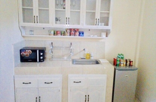 Taytay Apartment | Modern Studio with Fast WiFi