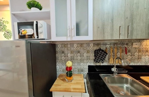 Pasay Condo | Modernistic flat along Roxas Blvd |Fast net|Netflx