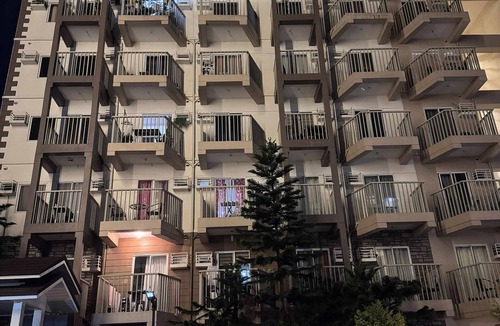 Tuba Condo | Moldex Baguio Condo - Balcony, Wifi, Netflix, Hot & Cold Shower, 24/7 Security
