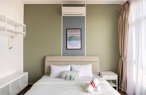 Johor Bahru Apartment | Molek Regency City View 6Pax Netflix