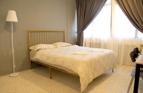 Downtown George Town Hotel | MOM MARK INN