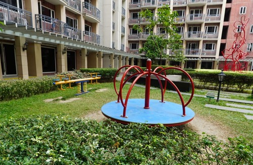 Paranaque Condo | Monarch Parksuites 1-Bedroom Condo Unit - Near MOA and NAIA