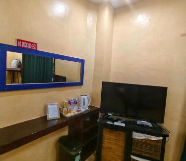 Alaminos Bed & Breakfast | Monte Rio Gardens Bed & Breakfast