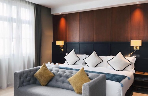 Downtown George Town Hotel | Moon Hotel