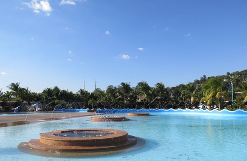 Olongapo Resort | Moonbay Marina The Villas