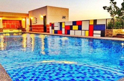 Pinagsama Apartment | Morgan Suite BGC shortwalk1 Venice Mall free pool