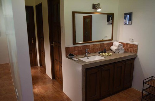 Pagsanjan House | Motel ∙ 8 guests