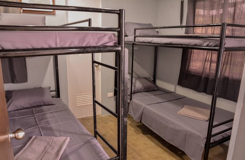 Bacolod House | Motel ∙ 8 guests