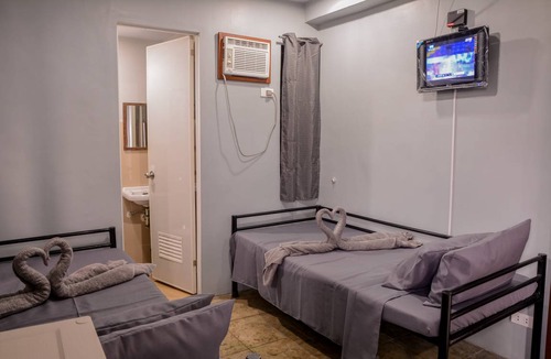 Bacolod House | Motel ∙ 8 guests