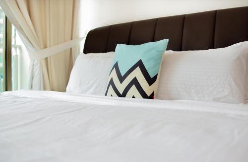 Taman Mount Austin Apartment | -Mount Austin IKEA, AEON 10mins -Pool View- B215