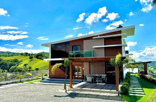 La Vega Province House | Mountain Villa with Heated Pool La vega-Bayacanes-Jarabacoa