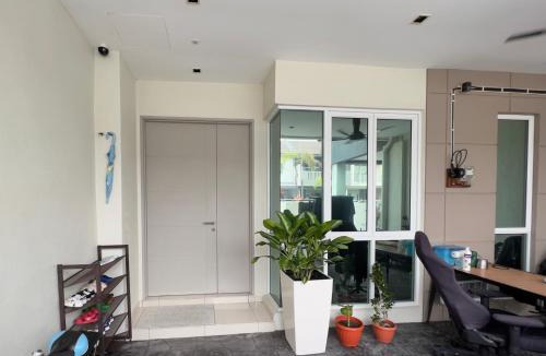 Jenjarom House | Msplus