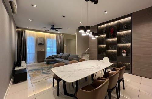 Jenjarom House | Msplus