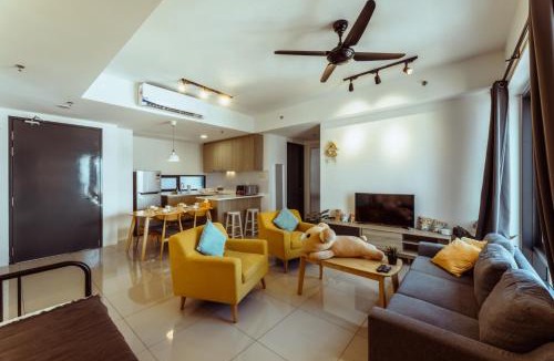 Downtown George Town Apartment | Muji X Rilakkuma - Seaview 3BR at 218 Tropicana Near Komtar Food Heaven with Netflix & TV Box