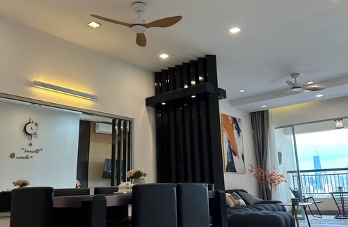 Bukit Bintang Apartment | Spacious 3-bedroom apartment in enjoyable Kuala Lumpur with AC, WiFi