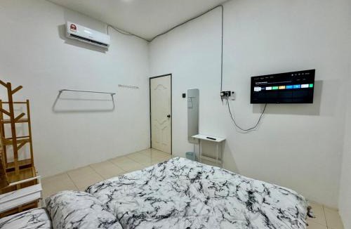 Tanjung House | MyEz Homestay Private Pool, Sungai Karang
