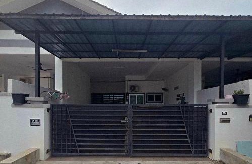 Gua House | Naryan Homestay Teluk Batik