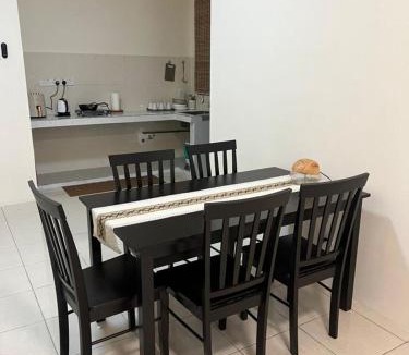 Ijok Apartment | Nawra Musllim Homestay Puncak Alam - Close to UiTM
