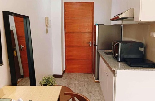 Minglanilla House | Near Anjo World Self Check In and Few Mins to SM Seaside with Pool Gym WIFI Netflix