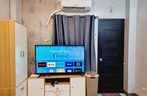 Pasong Tamo Apartment | Near SM North and MRT/LRT - Perfect for roaming around Metro Manila!