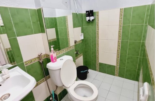Pasong Tamo Apartment | Near SM North and MRT/LRT - Perfect for roaming around Metro Manila!