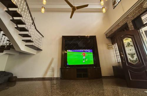 Taman Rinting House | Near Southkey, Easy CIQ Access,Game Floor,JB House