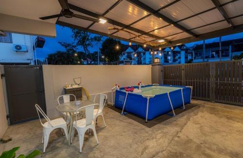 Taman Islands Glades House | NEW 20PX 5BR V KTV & JACUZZI SPA & POOL TABLE & KIDS POOL at TOWN CENTER & USM
