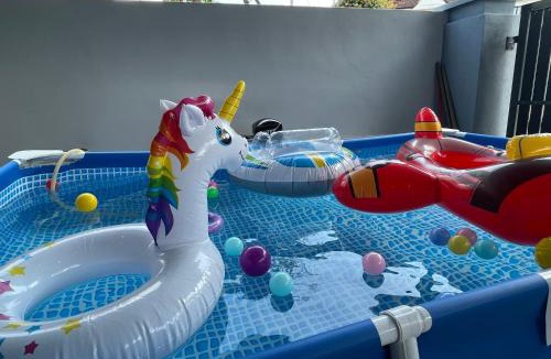 George Town House | -NEW- 22Pax 5R4B V KTV,KID'S POOL,POOL TABLE NEAR USM,LWE HOSPITAL,SPI ARENA