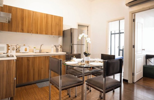 Downtown Condo | New! 2BR w/City Views in Makati & Fast Wi-Fi!