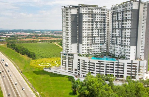 Setia Tropika Apartment | New Cozy 3BR 4Bath Spacious Centra Residences at Dato ONN With Pool Gym Balcony