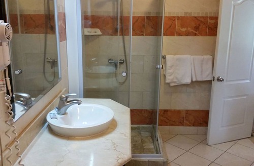 El Batey Hotel | New Garden Hotel
