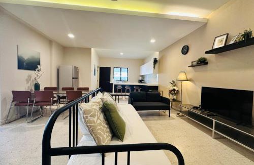 Tanjung Tokong House | New Island Luxe Retreat Vacation Home 14pax Nearby Gurney