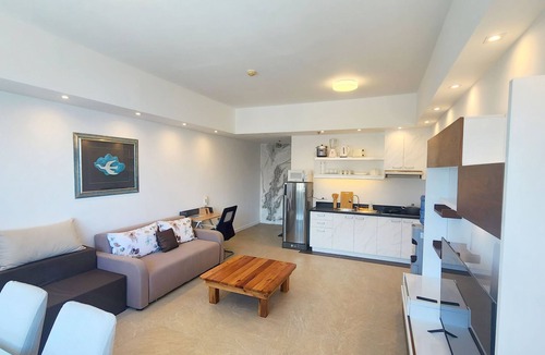 Lapu-Lapu Condo | New Lux. 1 BR Condo - 2 Pools, Gym, woow seaviews, Beach, Tours behind Newtown
