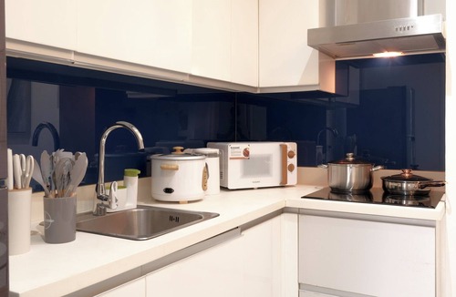 Downtown Condo | New! Modern Chic 2BR Condo with Fast Wifi