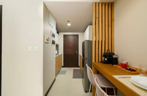 Taguig Condo | New & Modern Uptown BGC 1BR 4pax