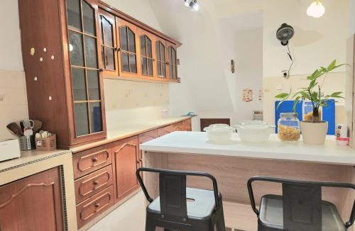 SS 2 House | NEW!Petaling Jaya SS2 Landed Corner House with 5BEDRoom sleeps up to 18Pax, 1 Utama , Damansara,