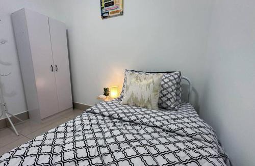 Salak South Apartment | NEW Razak City Residence 4pax 3R3B