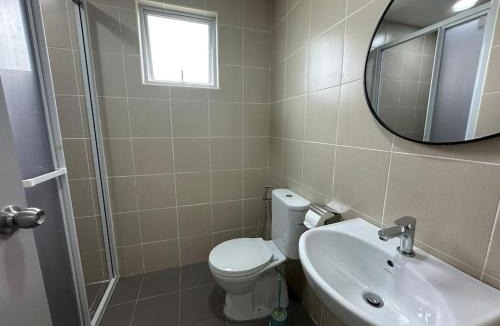 Salak South Apartment | NEW Razak City Residence 4pax 3R3B