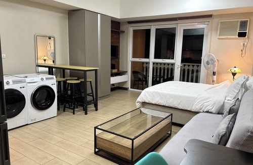 Taguig Condo | New Spacious In Laundry Prime Location at Venice Grand Canal