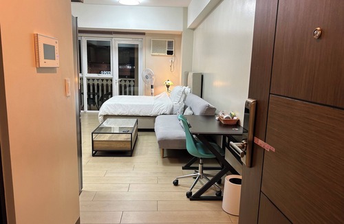 Taguig Condo | New Spacious In Laundry Prime Location at Venice Grand Canal