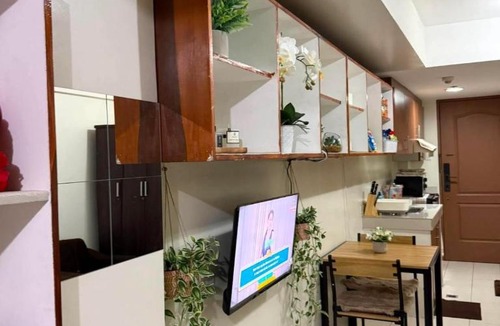 San Dionisio Apartment | Newly Furnished Condo near NAIA Manila Airport Pool Wi-Fi MBB Happynest