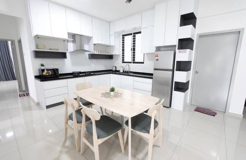 Bayan Lepas Apartment | Newly Renovated 3Bedroom Vacation Home 6-8pax