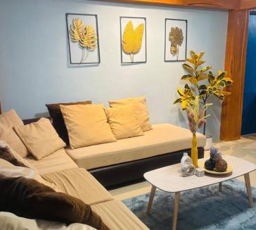 Tacloban Villa | Newly Renovated 3BR Home Along Main Road For Up To 12 pax